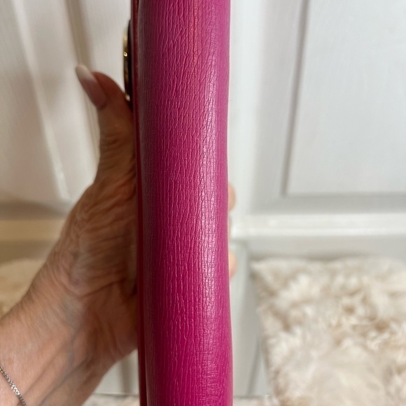 GUCCI LOVELY HEART INTERLOCKING GG LEATHER WALLET - Picture 11 of 16